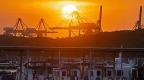 Irán frenó otra vez el paso por Ormuz y sacudió el mercado energético