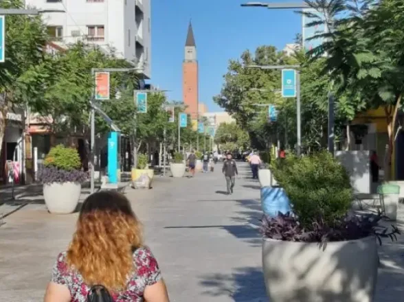 Arranca el sábado con probabilidad de chaparrones y después mejora el clima