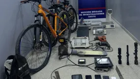 Allanamientos en Rivadavia dejaron un menor detenido y un arsenal secuestrado