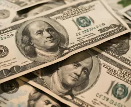 El dólar blue arrancó la jornada con otra suba y mira de cerca los $1.430