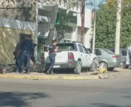 Una moto y una camioneta protagonizaron un fuerte impacto en Trinidad