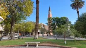 Milei arranca la semana con dos charlas sobre economía