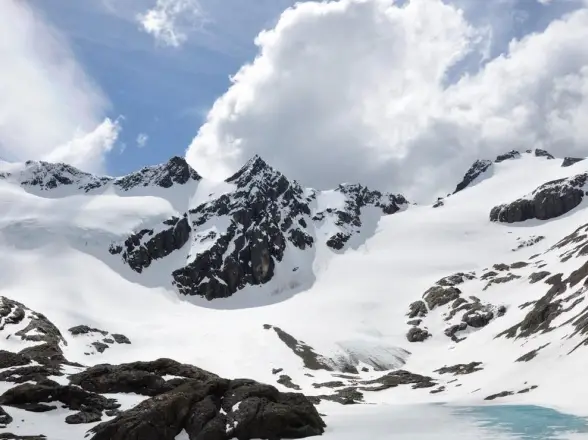 Hallaron muertos a un guía de montaña y a una joven turista en Ushuaia