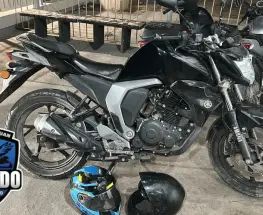 Vieron el patrullero, dejaron la moto y se borraron por los techos