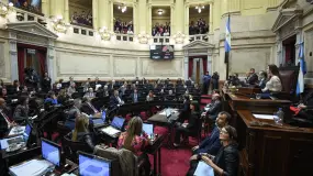 Se cayó la sesión y Adorni volvió a quedar a resguardo en la Cámara alta