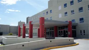 Un cortocircuito obligó a sacar a pacientes y personal de consultorios externos
