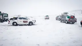 Los Azules frenó tareas y sacó del campamento a 37 empleados por la nieve