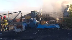 Voraz incendio en el Parque Industrial: arrasó 1.000 m² y dejó pérdidas millonarias