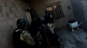 Fuerte despliegue en Capital por sospechosos que estarían escondidos en un departamento