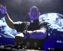 El sacerdote DJ que hará vibrar Plaza de Mayo con un homenaje a Francisco