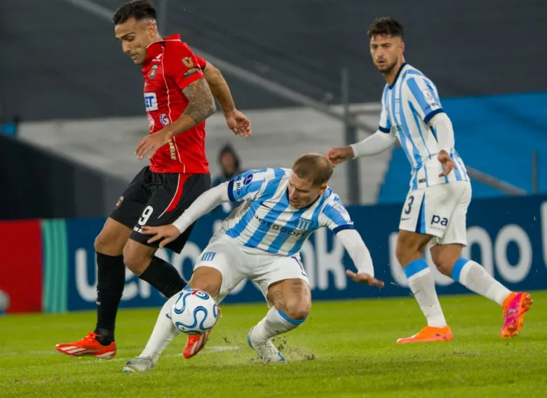 Racing empató y se despidió de la Sudamericana