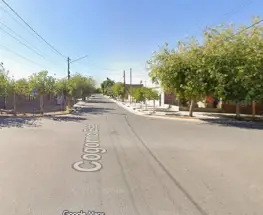 Una camioneta oficial pasó a toda velocidad y casi causa un choque en Santa Lucía