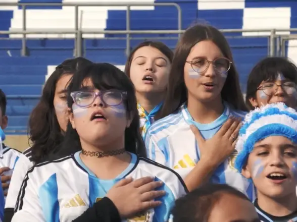 El coro infantil de la UNSJ estrenó su videoclip mundialista y ya hizo emocionar a los hinchas