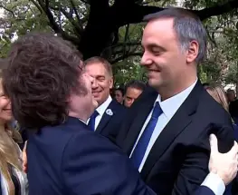 Milei volvió al país y se acelera una salida que sacude al Gabinete