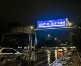 Una noche gris en San Juan terminó con un mensaje gigante para la Selección