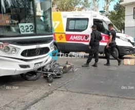 Motociclista terminó en el hospital tras ser atropellado por un colectivo