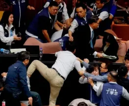 Violento Incidente en el Parlamento de Taiwán durante Debates sobre Reformas Legislativas