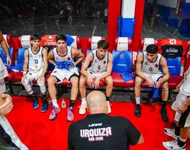 Urquiza va por su primera alegría en casa