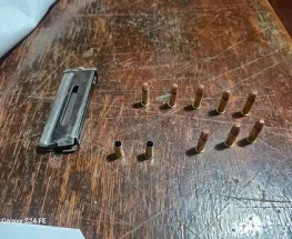 Iba con su familia y terminó demorado por llevar un arma en la camioneta