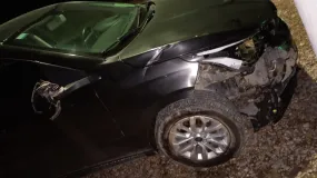 Choque fuerte en La Bebida y un conductor se borró del lugar