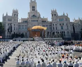 León XIV desató una marea de fieles en la plaza de Cibeles