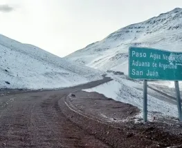 El Paso de Agua Negra sigue clausurado por nieve y caída de piedras