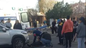 Una ciclista terminó herida tras ser chocada por un auto en Caucete