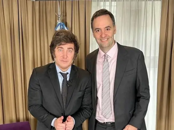 Milei se muestra con Adorni y Villarruel va por su cuenta en el acto patrio