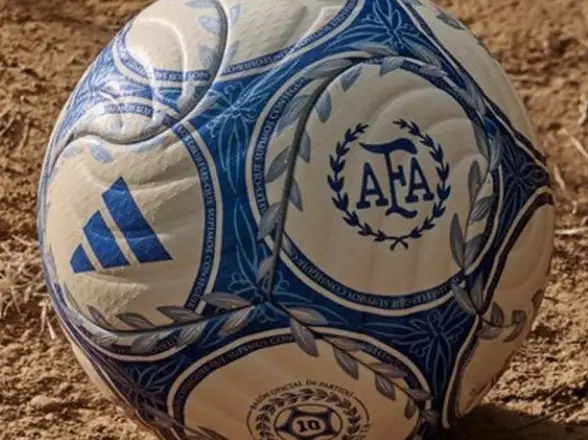 Presentaron la Argentum Gambeta, la pelota que apunta al sello más argentino