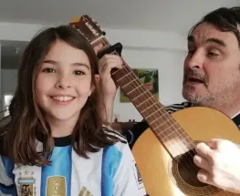Un payador santafesino y su hija emocionaron a la Selección con una canción que explotó en redes