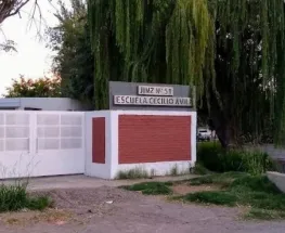 Bochorno en escuela de Rawson: Desaparecieron 14 matafuegos