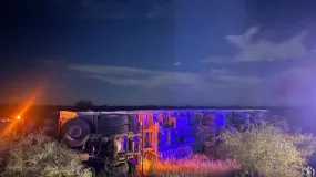 Un camión se fue al costado en Ruta 20 y el chofer zafó de milagro