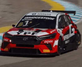 ¡Todo dado vuelta! Rossi hizo la pole y la final lo obliga a ir desde atrás