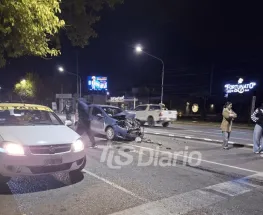 Se habría dormido al volante y terminó impactando de lleno en Rivadavia
