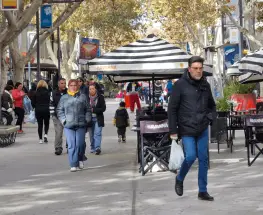 En San Juan, muchos negocios bajarán la cortina más temprano por el partido de Argentina