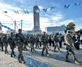 9 de Julio se llenó de gente para un desfile patrio que emocionó a todos