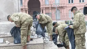 Sacaron el memorial del COVID en Plaza de Mayo por el operativo de la final