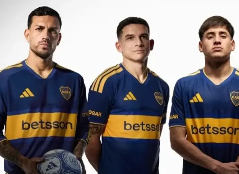 Boca mostró su nueva camiseta: volvió el escudo clásico con las estrellas