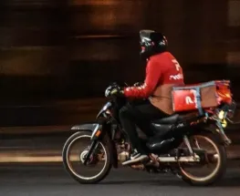 Brutal ataque a un repartidor en Rivadavia: lo apuñalaron y le robaron la moto