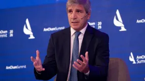 El ministro aseguró que el plan económico seguirá firme y sin volantazos