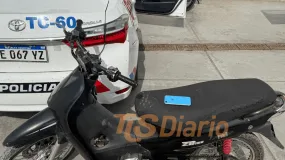 Intentaron hacer pasar una moto robada con un iPhone de por medio y todo terminó mal