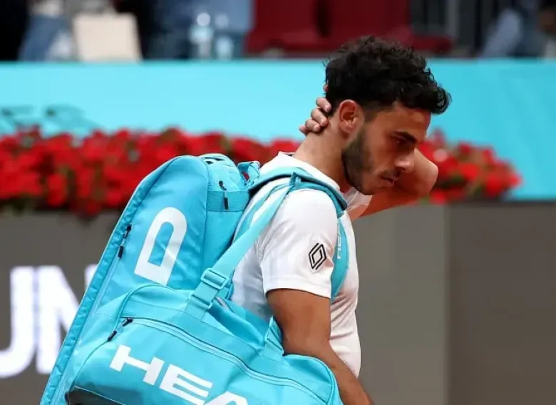 Cerúndolo cede terreno y Etcheverry toma la posta entre los argentinos