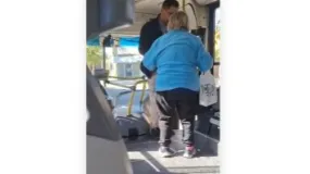 Un chofer de colectivos ayudó a una pasajera y su actitud se hizo viral