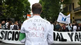 Crece la bronca y la salud pública sale a la calle contra el ajuste