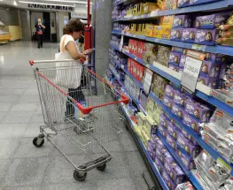La clase media ajusta cada compra: menos súper, envases chicos y una guerra de ofertas