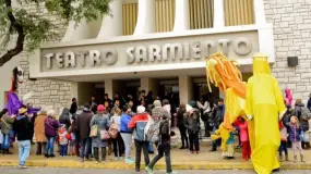 El Sarmiento arma tres tardes con teatro, juegos y premios para las vacaciones
