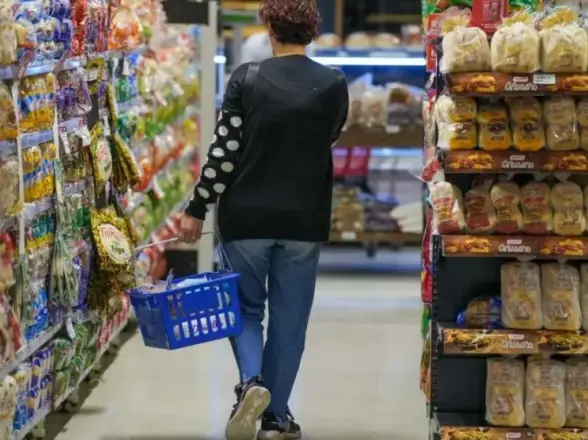 La pobreza no afloja: una familia tipo necesitó $1.531.473 para vivir en junio