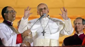 Quieren el 21 de abril feriado: homenaje al Papa Francisco, el argentino más top del Vaticano