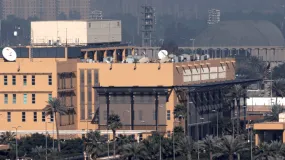 Tremendo ataque a la embajada de Estados Unidos en Bagdad: proyectiles y humo en la Zona Verde