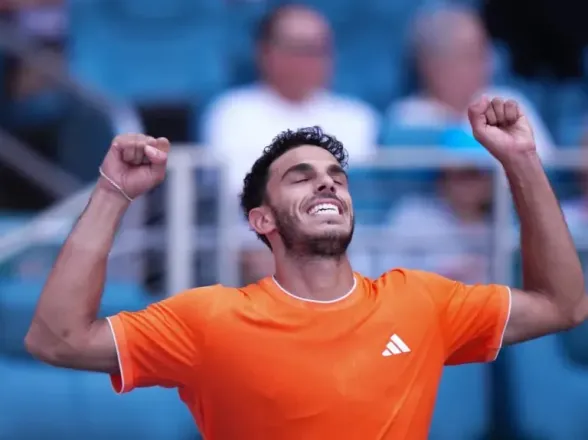 Cerúndolo sigue derecho y Etcheverry se despidió en Miami